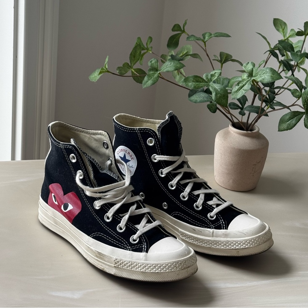 comme des garçons PLAY converse - women size 8 - black
